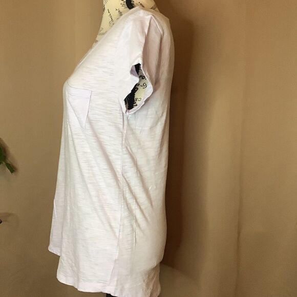 Pit to pit is 18 inches length is 25. 9/1 - Picture 3 of 6